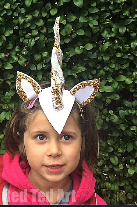 DIY-Unicorn-Horn-Costume-Idea-for-Halloween-