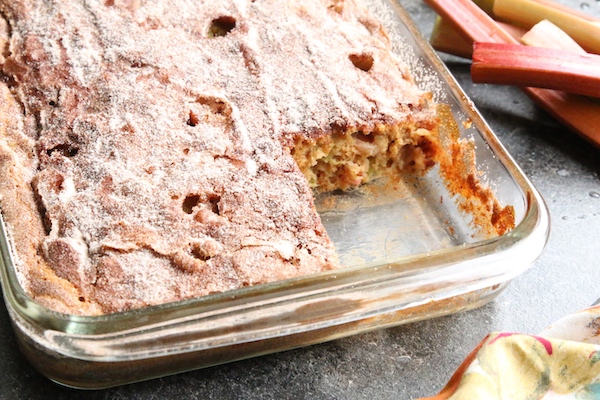 easy rhubarb cake sugar-cinnamon topping