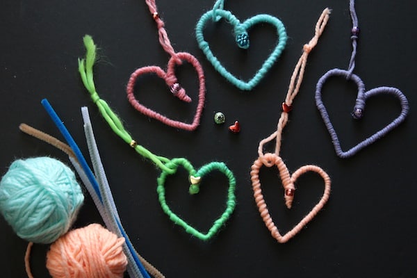 horizontal yarn and pipe cleaner hearts