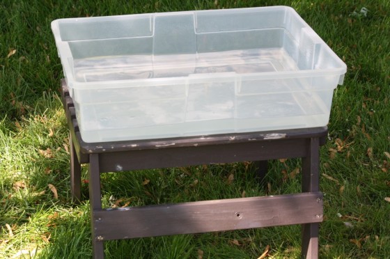 fast and easy homemade water table for kids