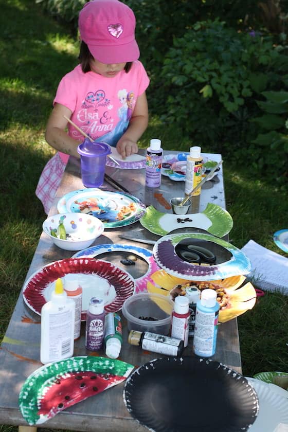 kids crafting outside