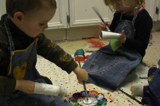 painting the toilet roll tissue paper snowmen