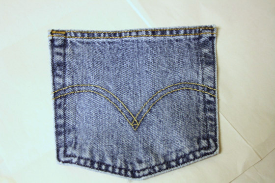 jeans pocket front of kid apron.