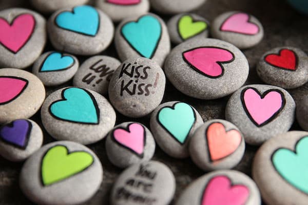 Kiss Kiss Worry Stone for Kids with Separation Anxiety