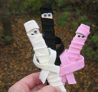 popsicle stick mummies by Crafts by Amanda