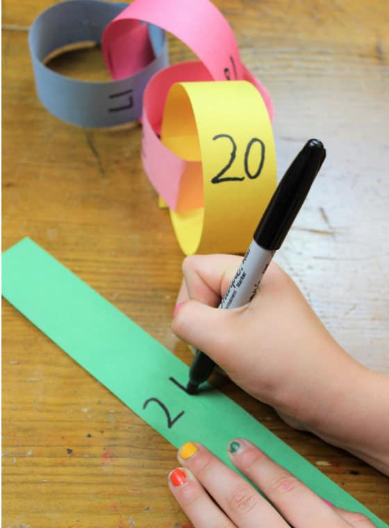 writing numbers on links of paper chain