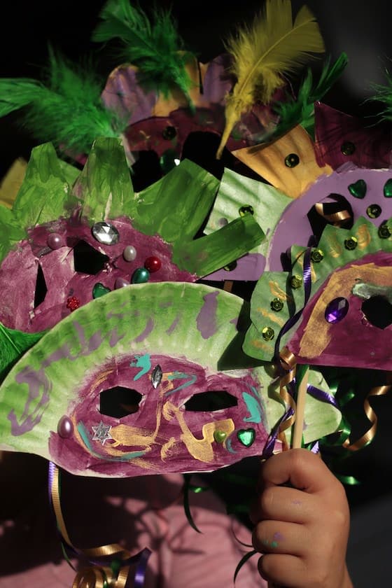 Paper Plate Mardi Gras masks