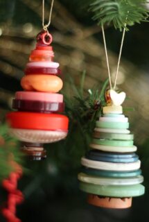 red button tree, green button christmas tree ornament - feature image