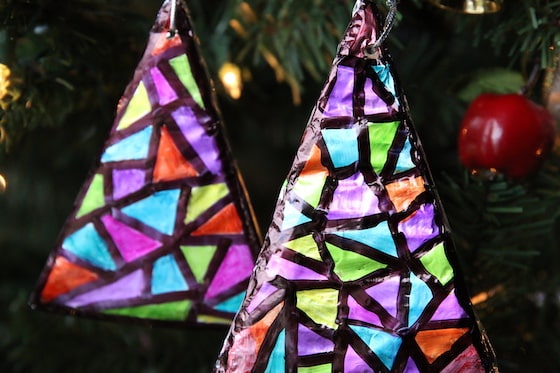 sharpie-tinfoil-stained-glass-ornament